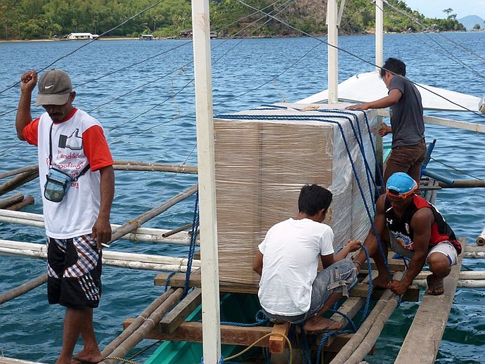 A short boat hop